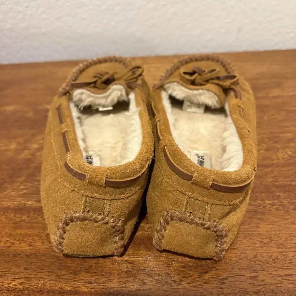 Minnetonka Slippers Youth Size‎ 2 Tan Suede Moccasin Faux Fur Lined Bow 4811